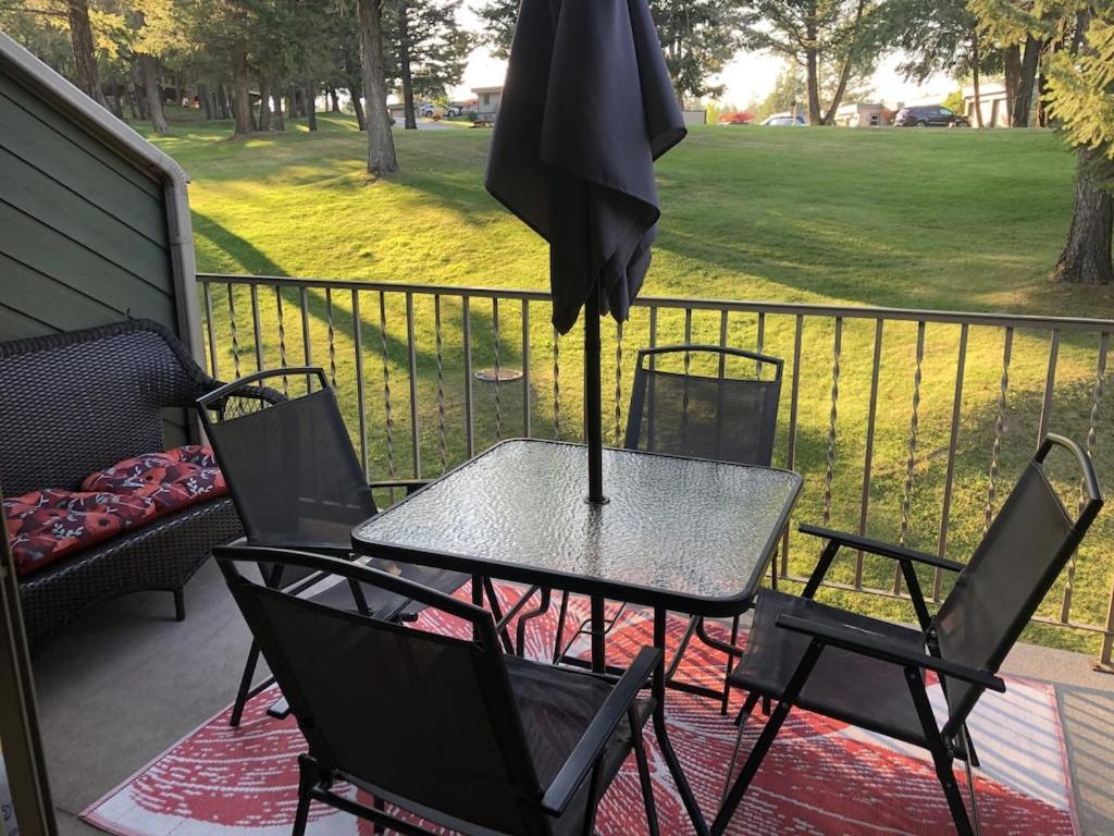 אינברמיר Akiskinook At Windermere Lake - Private Beach Access - New Pool And Hot Tub Now Open! מראה חיצוני תמונה