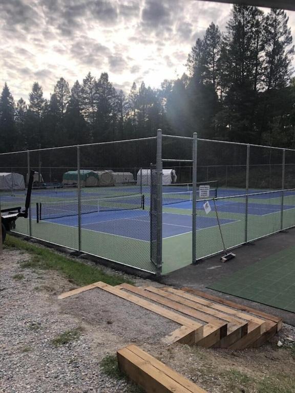 אינברמיר Akiskinook At Windermere Lake - Private Beach Access - New Pool And Hot Tub Now Open! מראה חיצוני תמונה